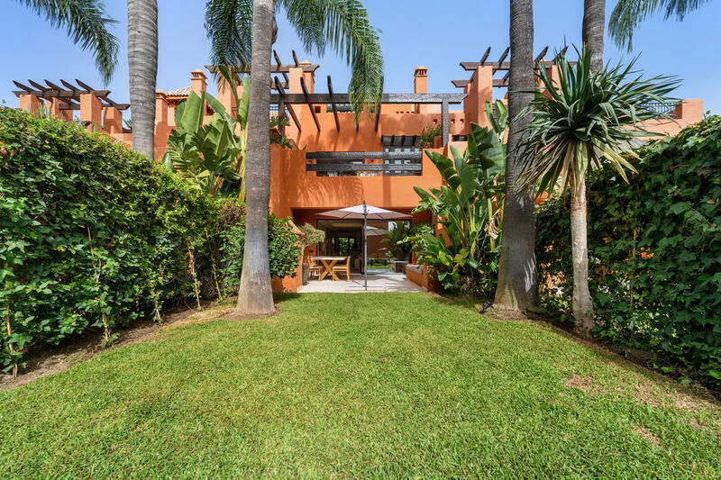4 bedroom Townhouse for sale