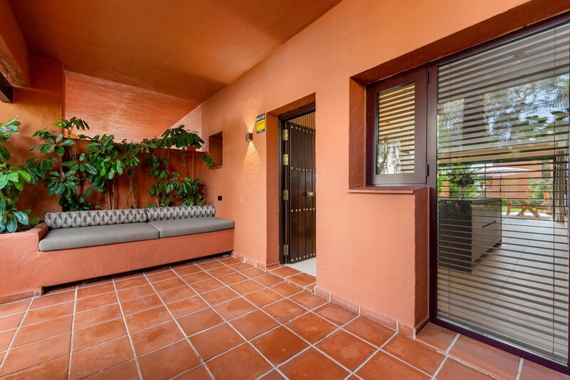 4 bedroom Townhouse for sale