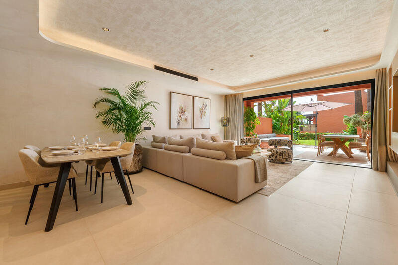 4 bedroom Townhouse for sale