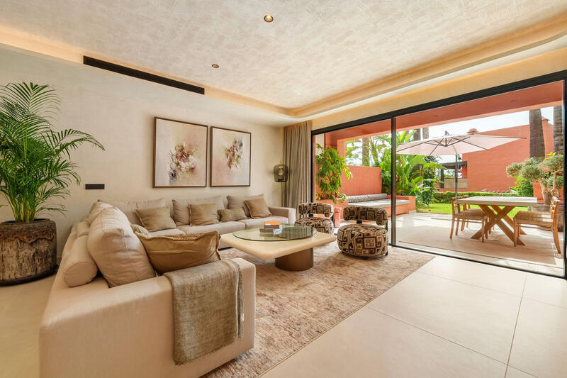 4 bedroom Townhouse for sale
