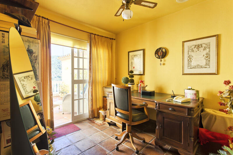 3 bedroom Townhouse for sale