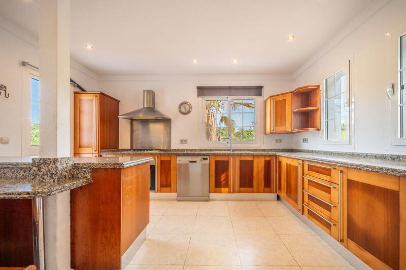 4 bedroom Villa for sale