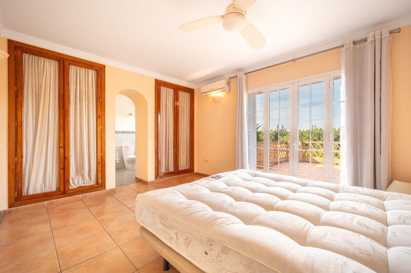 4 bedroom Villa for sale