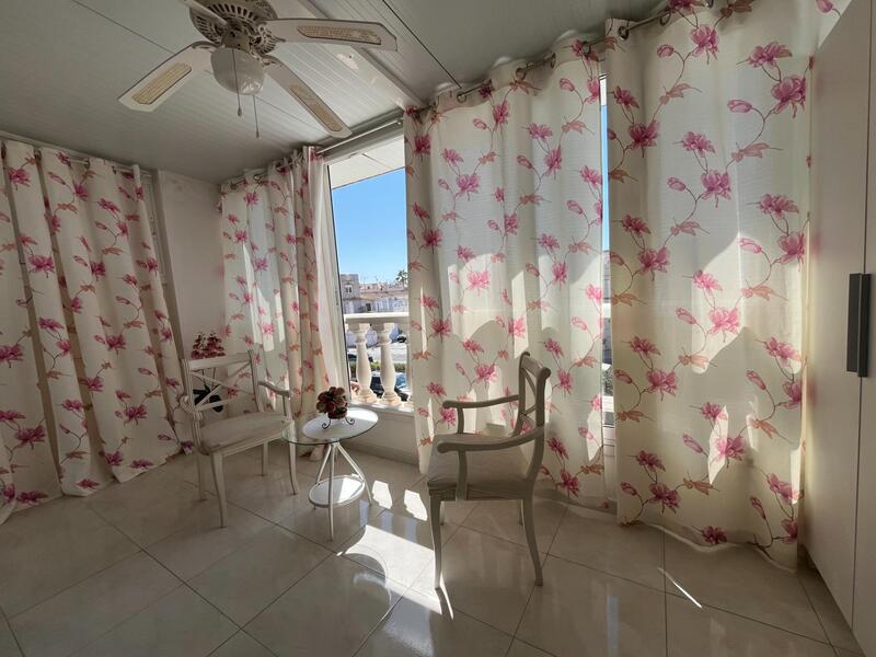 2 bedroom Townhouse for sale