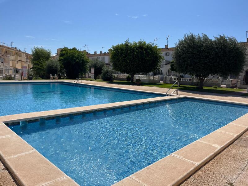 2 bedroom Townhouse for sale