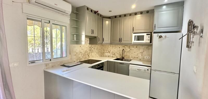 2 slaapkamer Gezinswoning Te koop