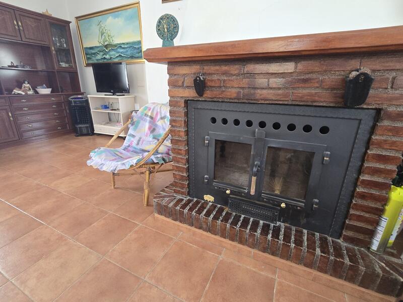 4 bedroom Townhouse for sale