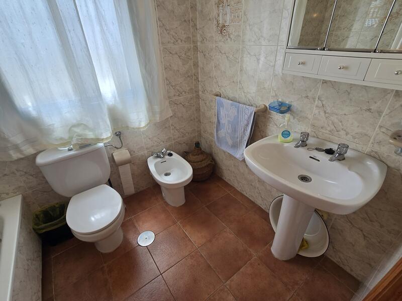 4 bedroom Townhouse for sale