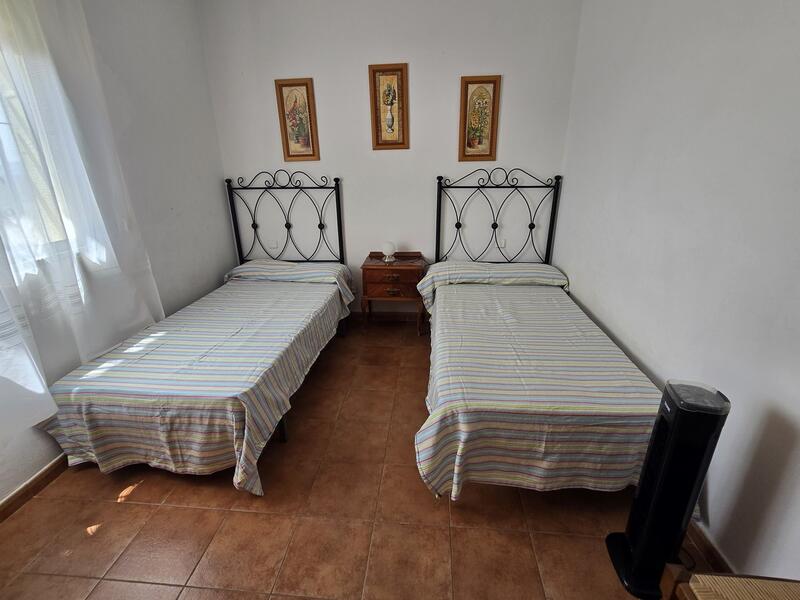 4 bedroom Townhouse for sale