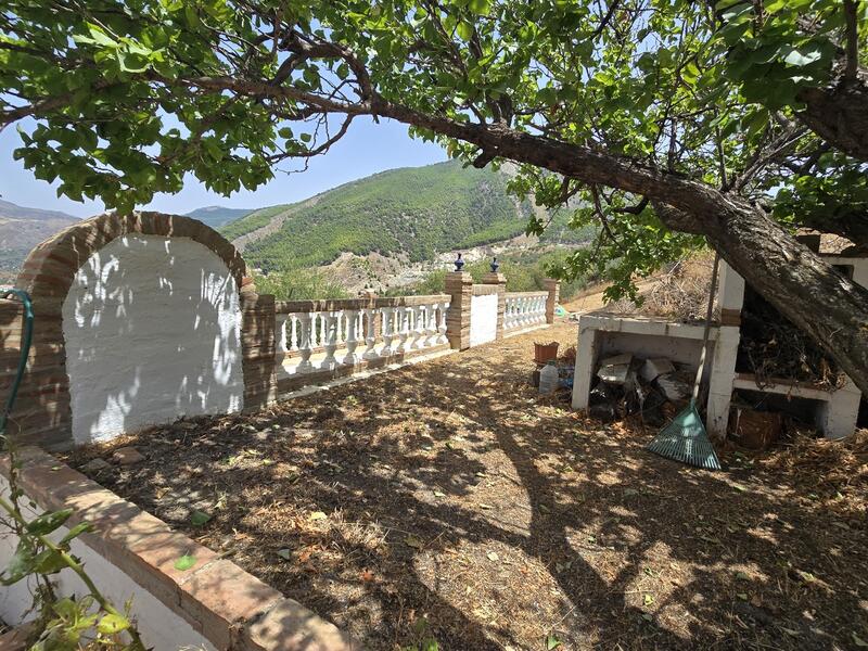4 bedroom Townhouse for sale