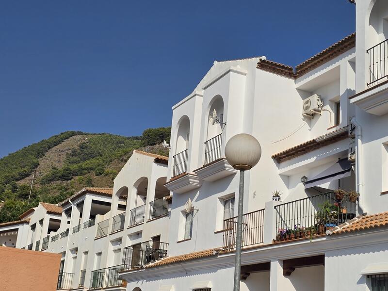 3 bedroom Townhouse for sale