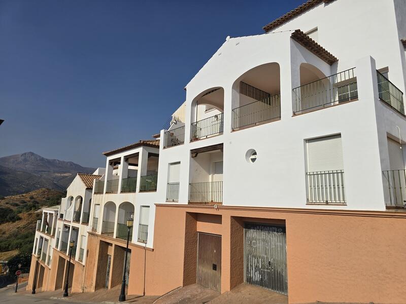 3 bedroom Townhouse for sale