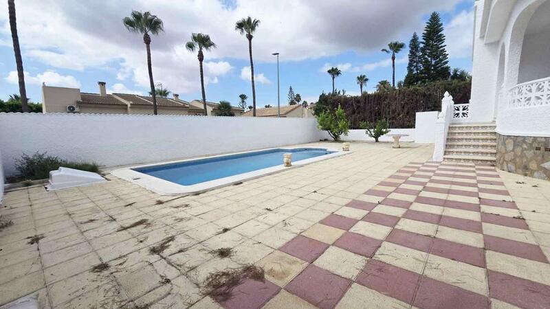 4 slaapkamer Villa Te koop