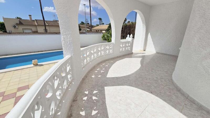 4 slaapkamer Villa Te koop
