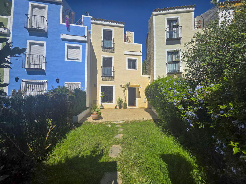 Rekkehus til salgs i Casares Playa, Málaga