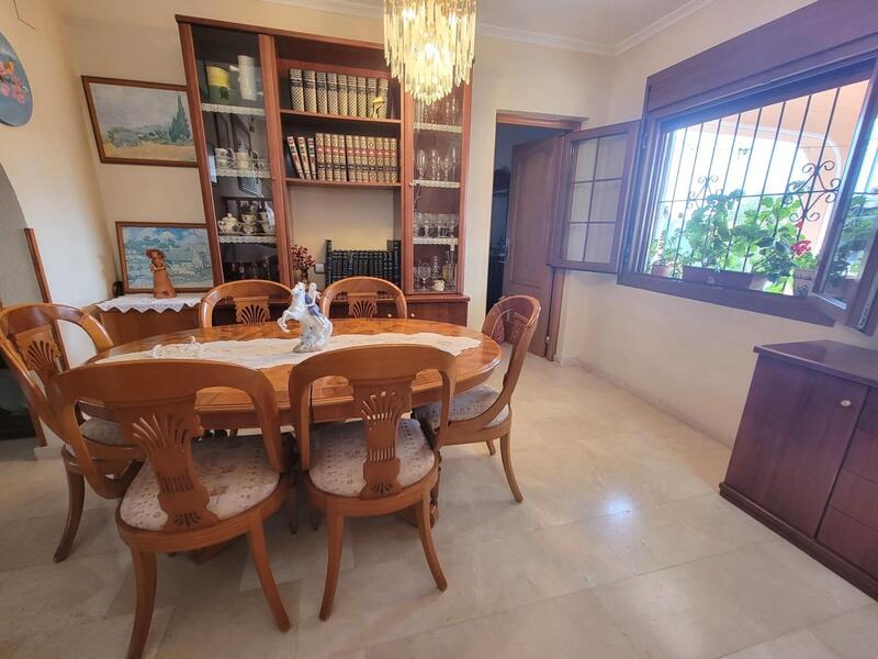 4 Schlafzimmer Villa zu verkaufen