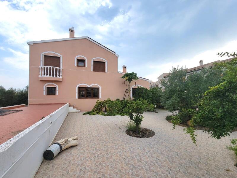 4 Schlafzimmer Villa zu verkaufen