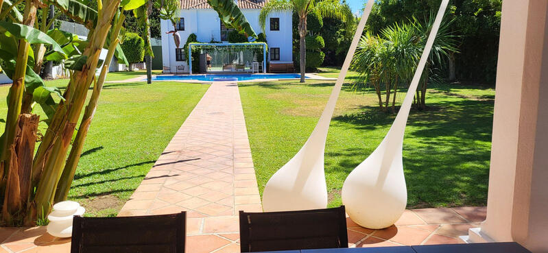 6 bedroom Villa for sale