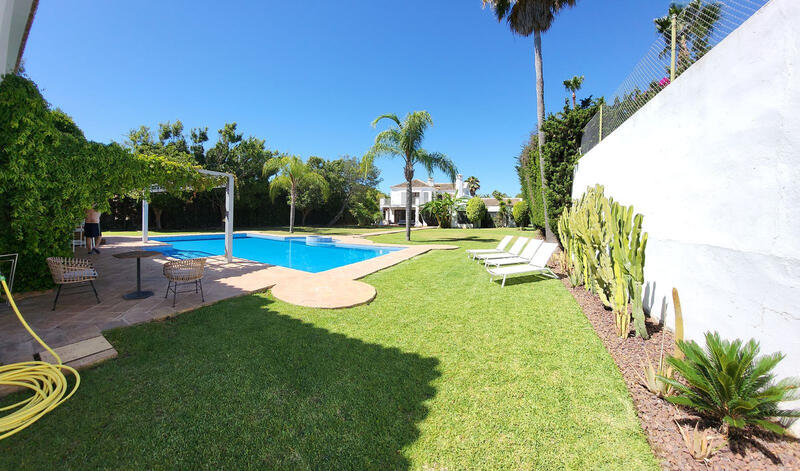 6 bedroom Villa for sale