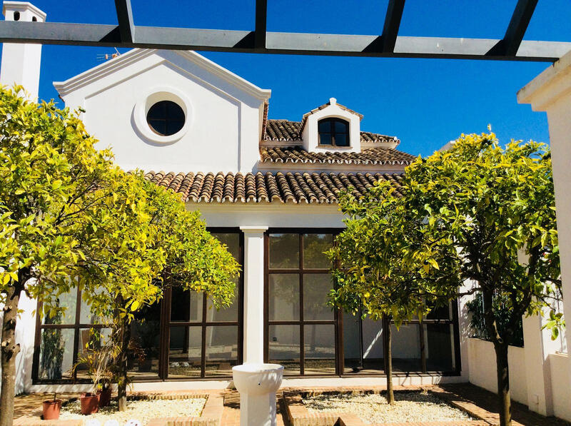 6 bedroom Villa for sale