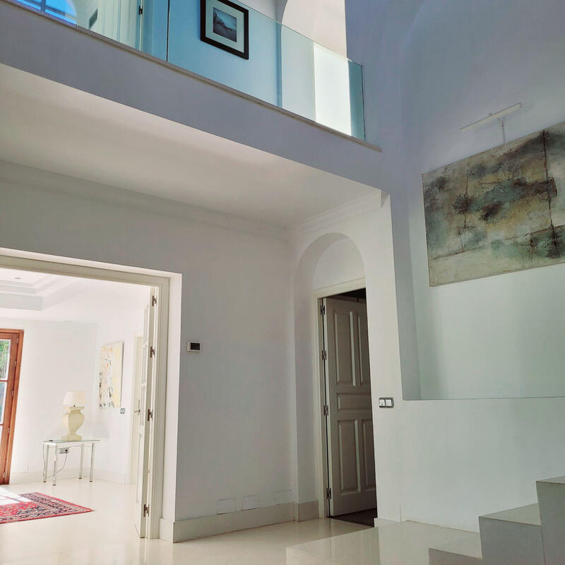 6 bedroom Villa for sale