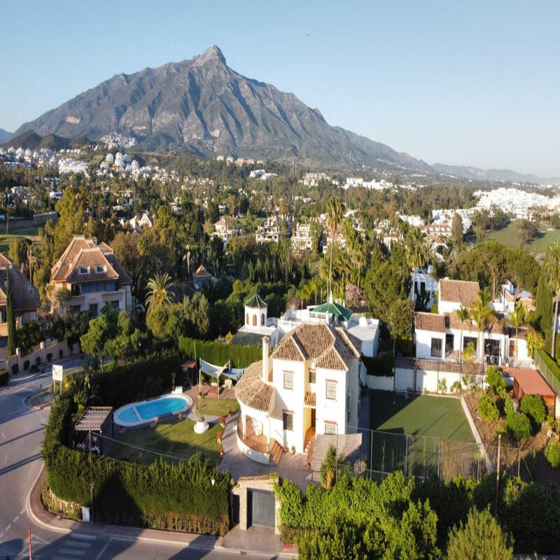 6 bedroom Villa for sale