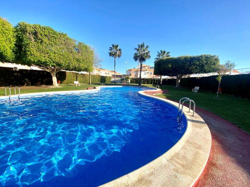 Apartamento en venta en Torrevieja, Alicante