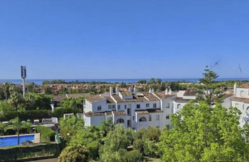 Apartamento en venta en Atalaya, Málaga