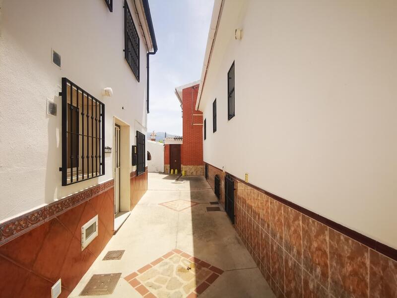 1 bedroom Townhouse for sale