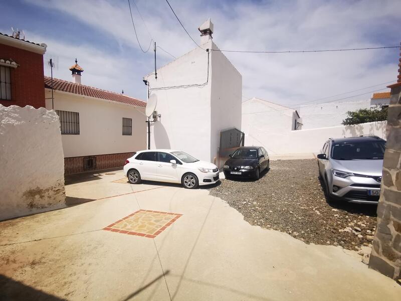 1 bedroom Townhouse for sale