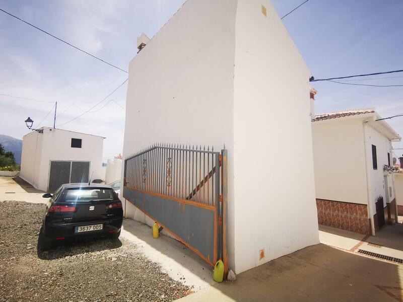 1 bedroom Townhouse for sale