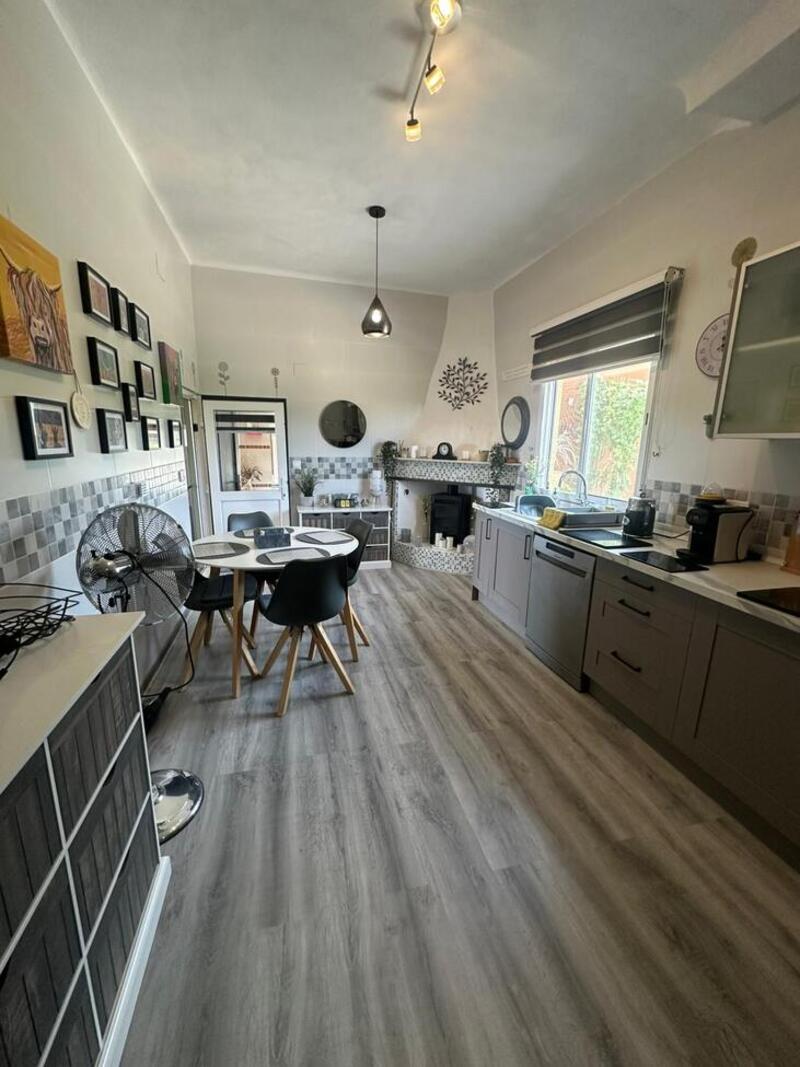 3 bedroom Country House for sale