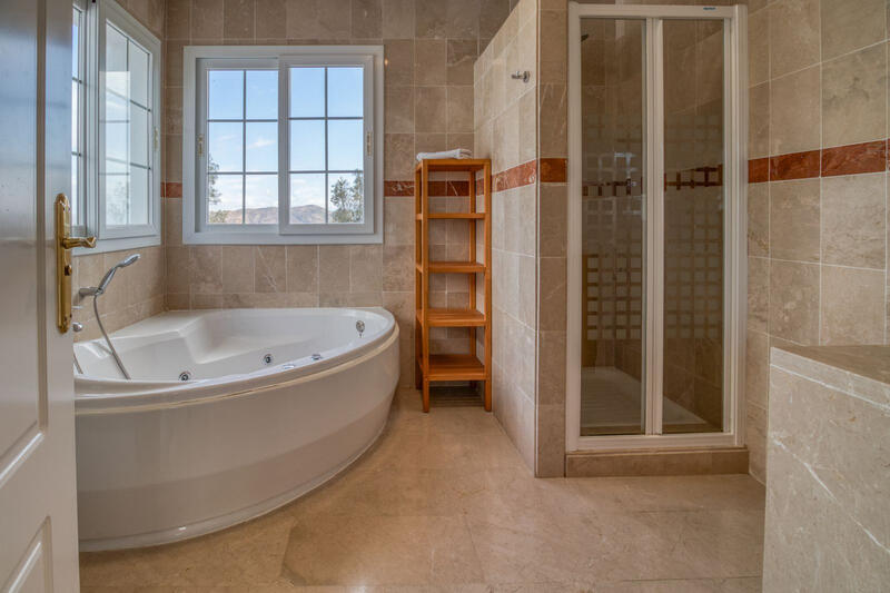 4 bedroom Townhouse for sale