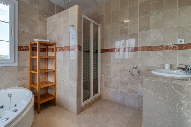 4 bedroom Townhouse for sale