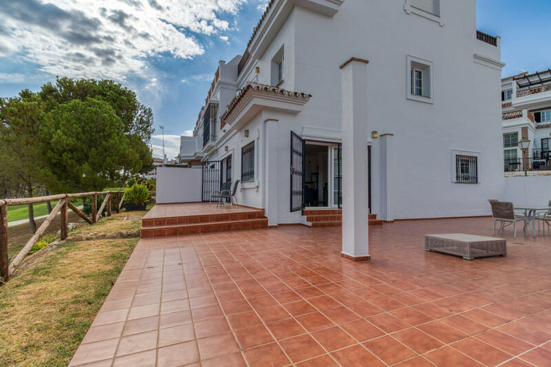 4 bedroom Townhouse for sale