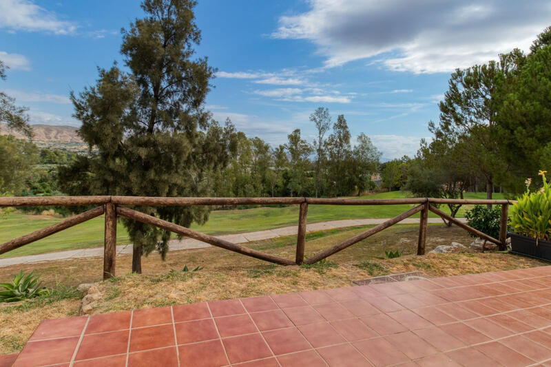 4 bedroom Townhouse for sale