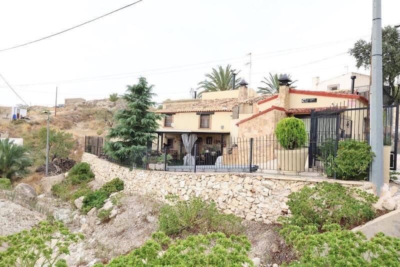 Villa for sale in Fortuna, Murcia