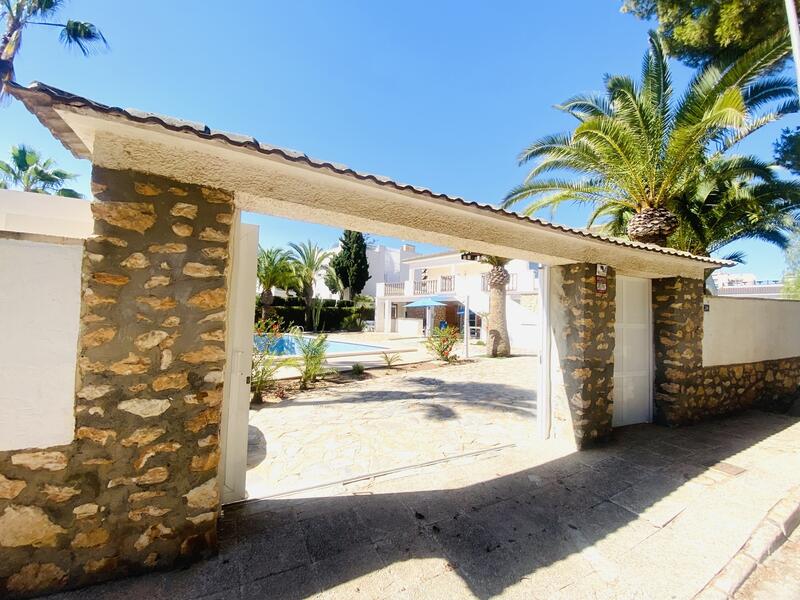 7 bedroom Villa for sale