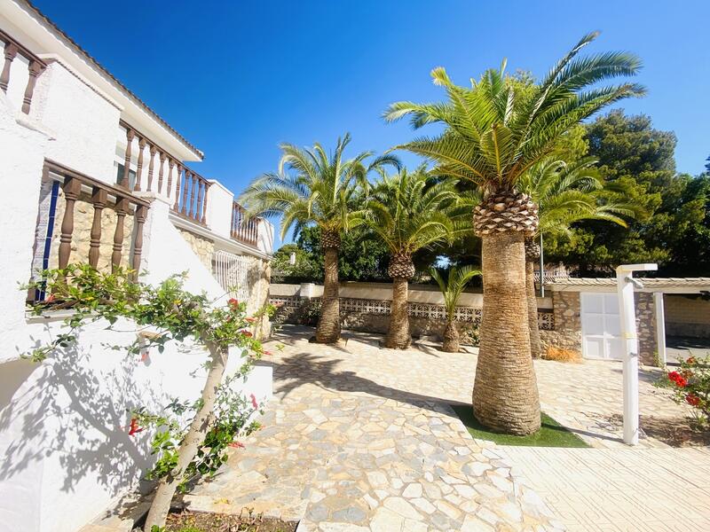 7 bedroom Villa for sale