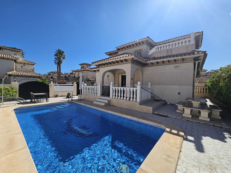 Villa zu verkaufen in Cabo Roig, Alicante