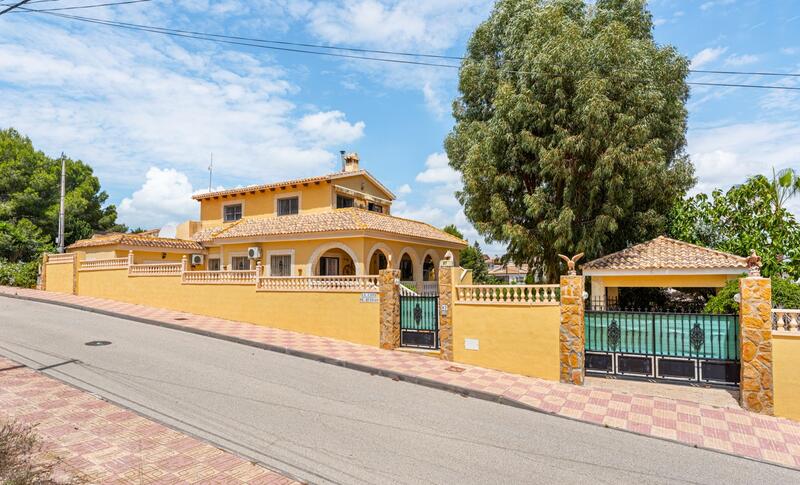 Villa zu verkaufen in Jacarilla, Alicante