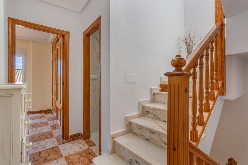 2 bedroom Townhouse for sale