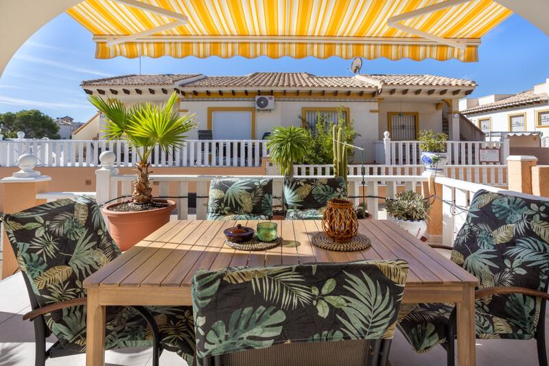 2 bedroom Townhouse for sale