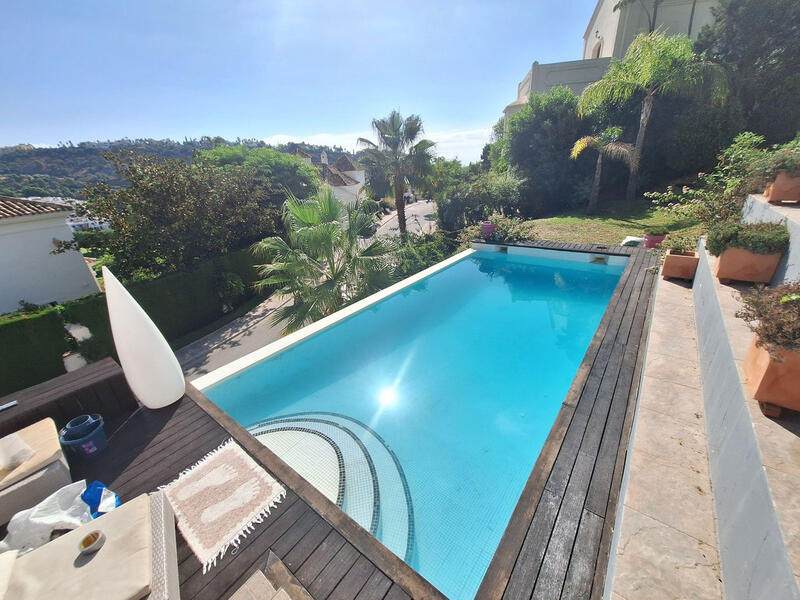 5 bedroom Villa for sale