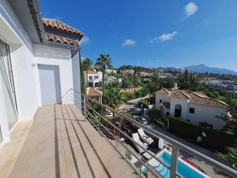 5 bedroom Villa for sale