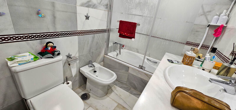 4 bedroom Apartment for sale