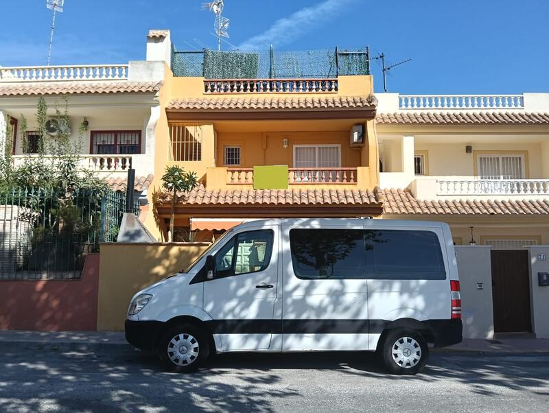 3 bedroom Apartment for sale