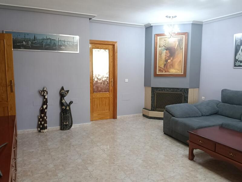 3 bedroom Apartment for sale