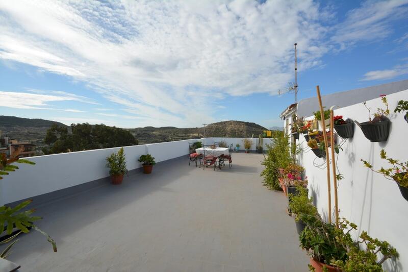 4 bedroom Apartment for sale