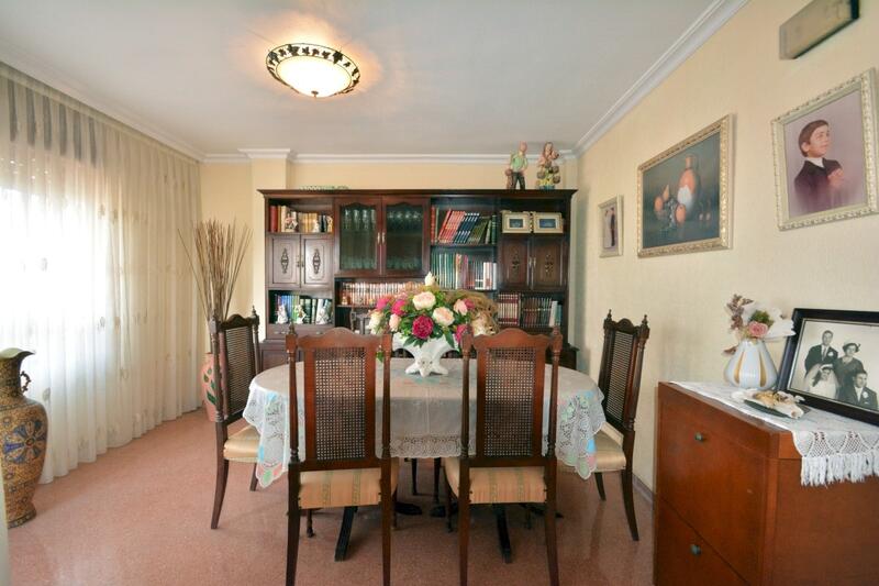 4 bedroom Apartment for sale